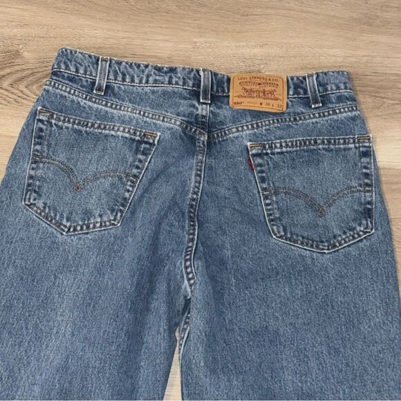 Men's Levi's 550 Blue Relaxed Fit Jeans 36x32 - Picture 6 of 7